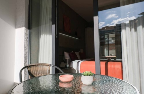 Vera Hotel | Round Garden