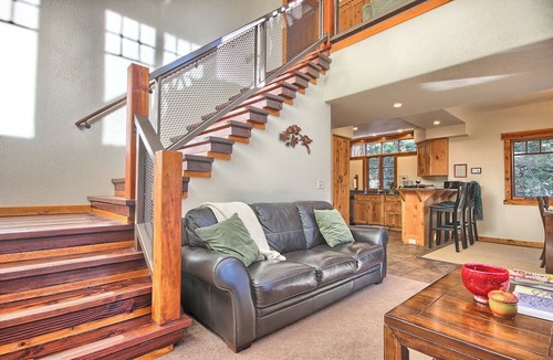 Yosemite West House | Rare 2 King Bedrooms, INSIDE Yosemite Gates, No Stairs to Enter