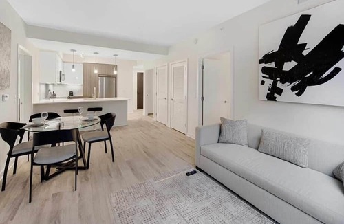 NoMa Hotel | Convenient NoMa Location | Unlimited Travel Options | Near Metro
