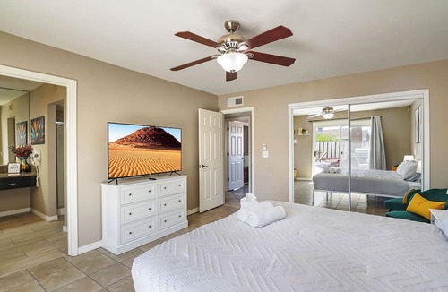 Lake Havasu City House | Havasu Hot Spot w/Heated Pool, Game Room, Plenty of Parking & King Beds.