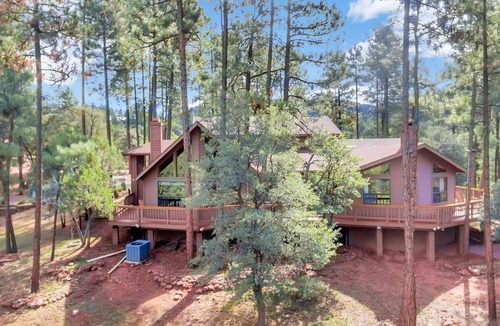 Strawberry House | Private Luxury 3998 SF Mountain Retreat. Come And See The Elk.