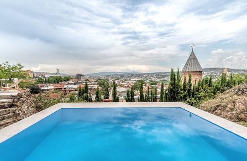 Tbilisi City Centre Apartment | Castle in Old Town