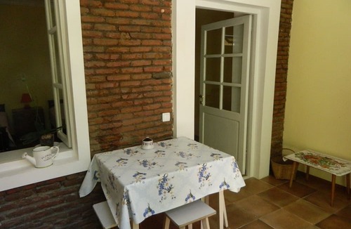 Chugureti Apartment | Airy Central Tbilisi Apartment With Patio