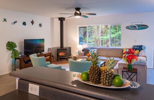 Volcano House | Lovely Private Home 5 minutes to Hawaii Volcanoes National Park