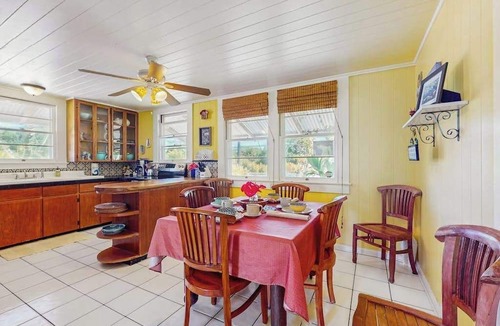 Papaikou House | Classic Country Home Near Hilo with Room to Roam