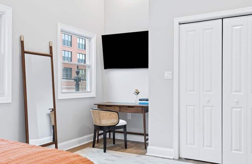 H Street Corridor Bed & Breakfast | Luxurious 2BR BnB ★ Urban Escape ★ Heart of DC ★ Discover DC