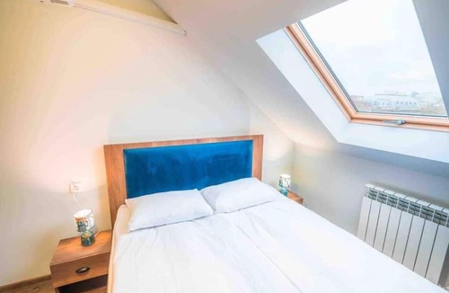 mtatsminda Apartment | Rooftop Blue Apartment at Rustaveli Avenue