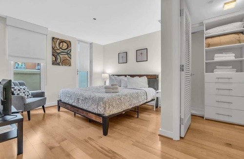 Chinatown Apartment | 2 BR Fully Furnished Apartment at Penn Quarters - Surrounded by Best Restaurants in Town