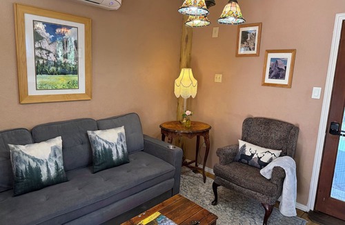 Yosemite Forks Cottage | Yosemite Creekside Cottage Oakhurst - Bass Lake Pet Friendly