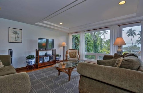 Hilo House | Best Hilo Location. Luxury Ocean Frt, black sand & turtles @ Richardsons Beach