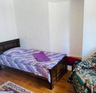 Lalkhori House | Family hotel ucha