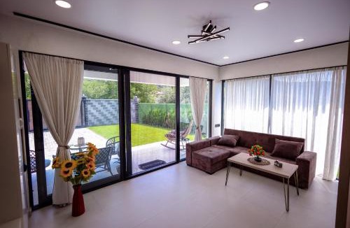 Tsilkani Villa | Modern Mountain Villa with Pool near Tbilisi
