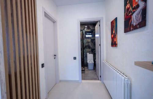 Tsilkani Villa | Modern Mountain Villa with Pool near Tbilisi