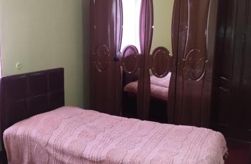 Kobuleti House | guest house (guramishvili 19)