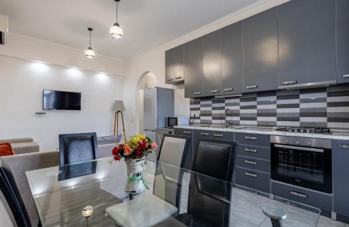 Tbilisi City Centre Apartment | Luxury 3 Bedroom Apartment In The Heart Of The CIty