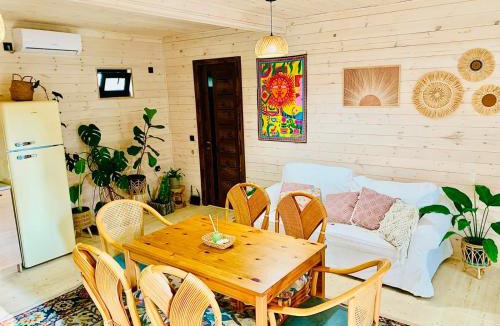 Magnetiti House | Bohemia, 50m to Beach, 2 Bedrooms, Sleeps 6-8