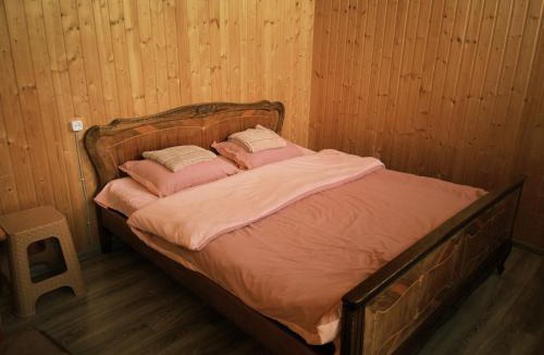 Roshka House | Mtissa