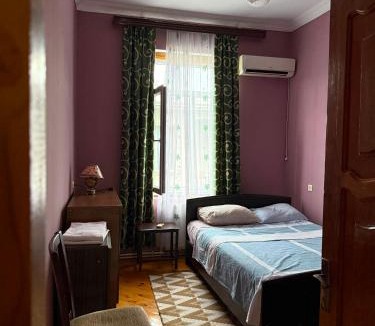 Zugdidi Apartment | Maryams Studio Guesthouse