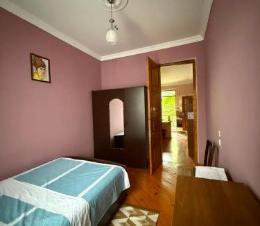 Zugdidi Apartment | Maryams Studio Guesthouse