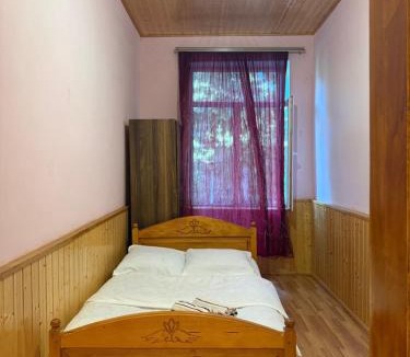 Lentekhi House | Konstanta