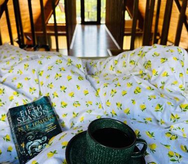 Racha-Lechkhumi and Lower Svaneti House | Mountain Shadow Cottage in Racha