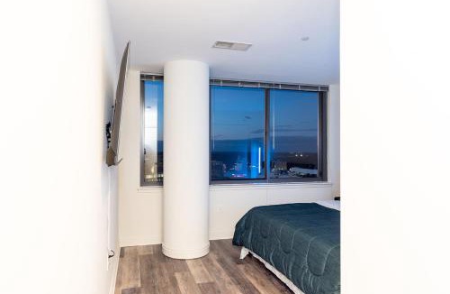 Downtown Apartment | Penthouse Retreat with Rooftop Pool Explore Silver Spring & Washington DC