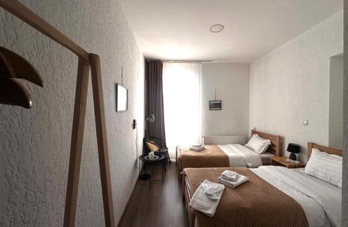 Bagvdanari House | "White House Nakani" - Guesthouse near the centre