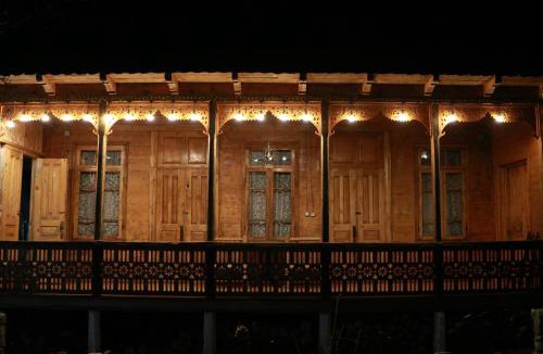 Ambrolauri House | Kipiani Guest House - ყიფიანის სახლი