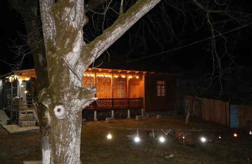 Ambrolauri House | Kipiani Guest House - ყიფიანის სახლი