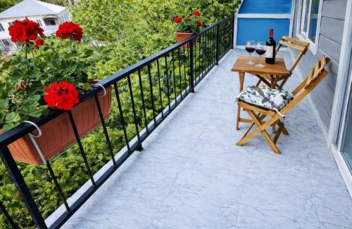 Makhinjauri House | New Batumi Apartments With Balcony & View