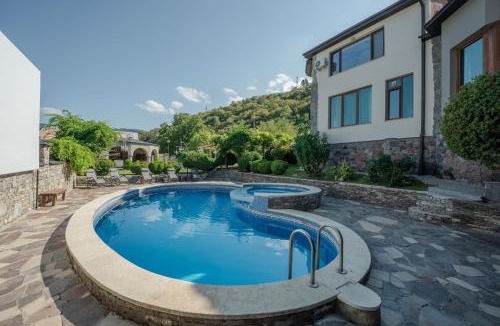 Ananuri House | Villa Ananuri