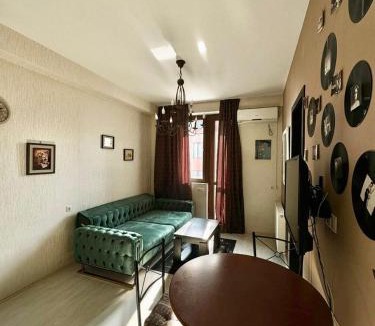 Saburtalo Apartment | Уютная и светлая квартира с видом на горы