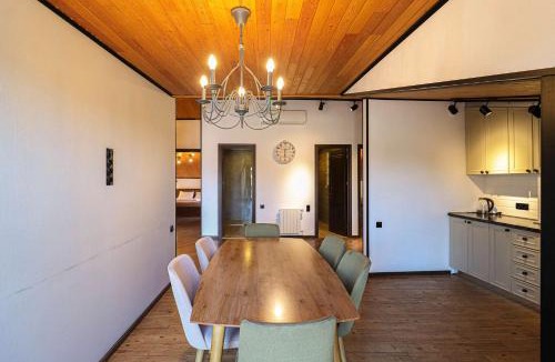 Avlabari Apartment | 3BR apt w huge terrace & magnificent views - by Wehost