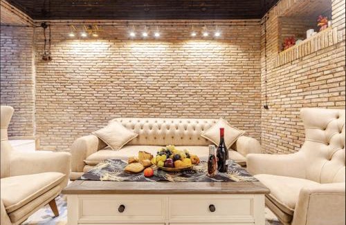 Chugureti Apartment | Luxury Home in Old Tbilisi with Terrace