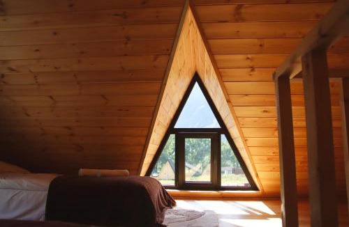 Stepantsminda Apartment | Wooden hut
