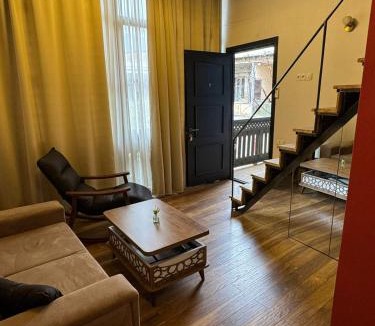 Chugureti Hotel | Vintage room