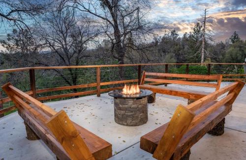 Coarsegold House | Sunset Retreat- TWO houses with hot tub, firepit, multiple kitchens, sleeps 20