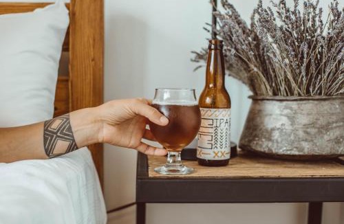 Sighnaghi Hotel | Lost Ridge Inn, Brewery & Ranch