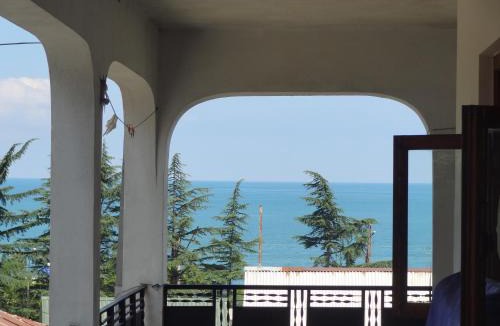 Makhinjauri House | Guest House TeNi