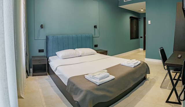 Route Hotel