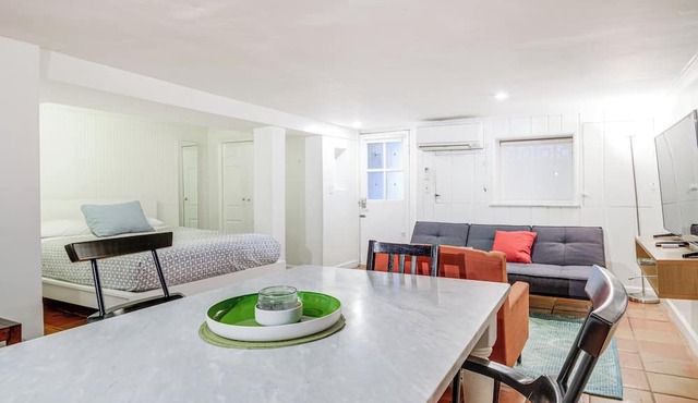 DC Apartment: 2 Mi to National Mall! in Washington
