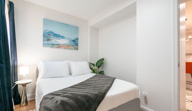 Luxury and Bright Remodeled Suite! Close to dwntn, airport & restaurants. Quiet! in Washington