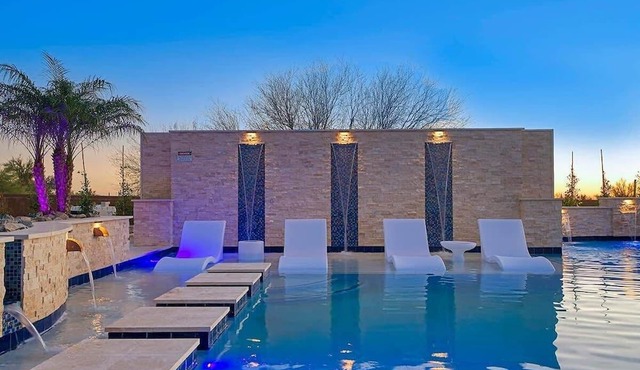HÓZHÓ | Sport Court, Resort Pool, Hot Tub, Theatre in Scottsdale