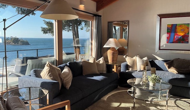 Magnificent up-close WATERFRONT "SunBright Le Reve" Premier Westside Orcas in Eastsound