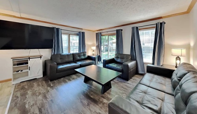 Hard to Find, Easy to Love | 16 ppl | IC111 in Put In Bay