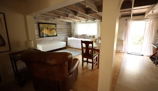 Two Goat farm in Malibu Mountains, Cozy & Charming in Malibu
