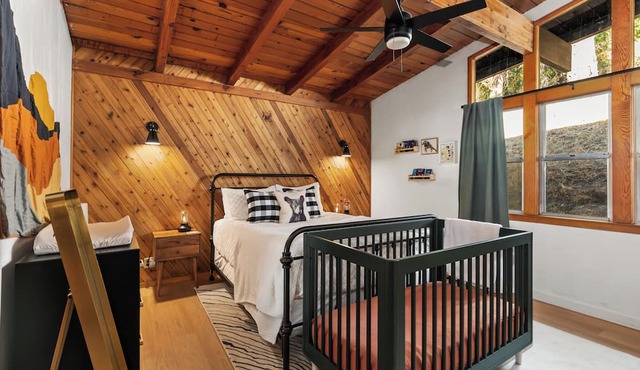 Family Cabin, Dog, Ht Tb, 15 min Yosemite, Valentine's Day + Firefall Packages in Oakhurst