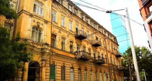 Historic Studio near Opera House, Mtatsminda