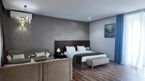 Old Metekhi By OldTown