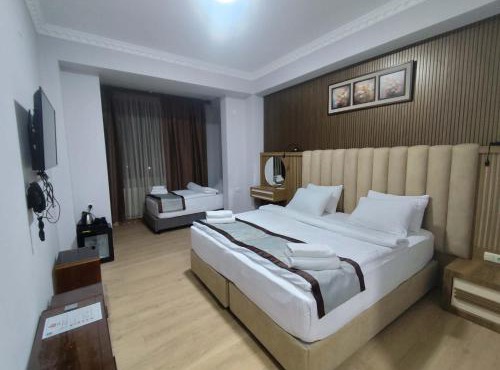 Hotel Red Tower